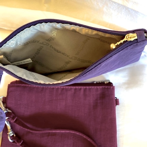 Baggallini Wristlets Gently used. - Picture 2 of 4
